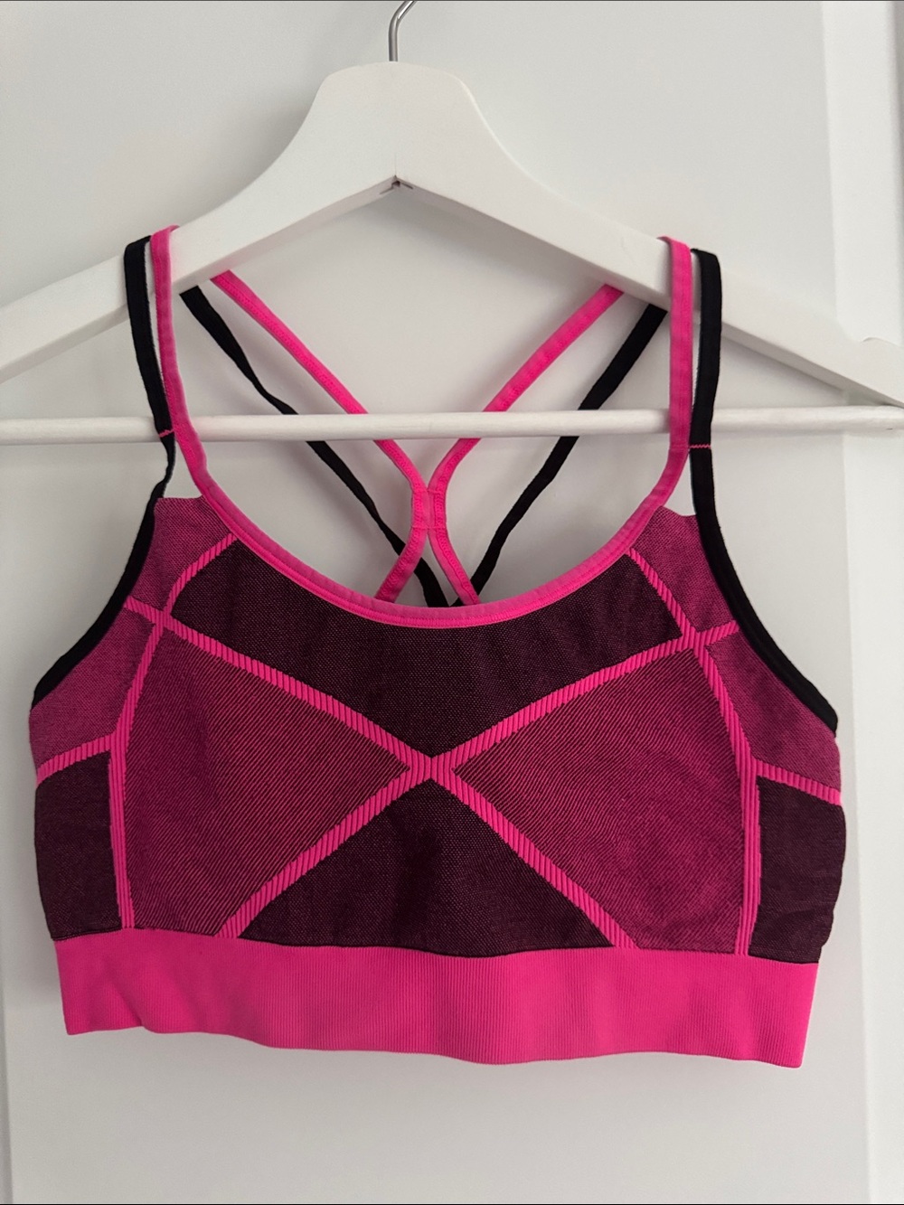 Champion brand Women's Hot Pink Seamless Sports Bra